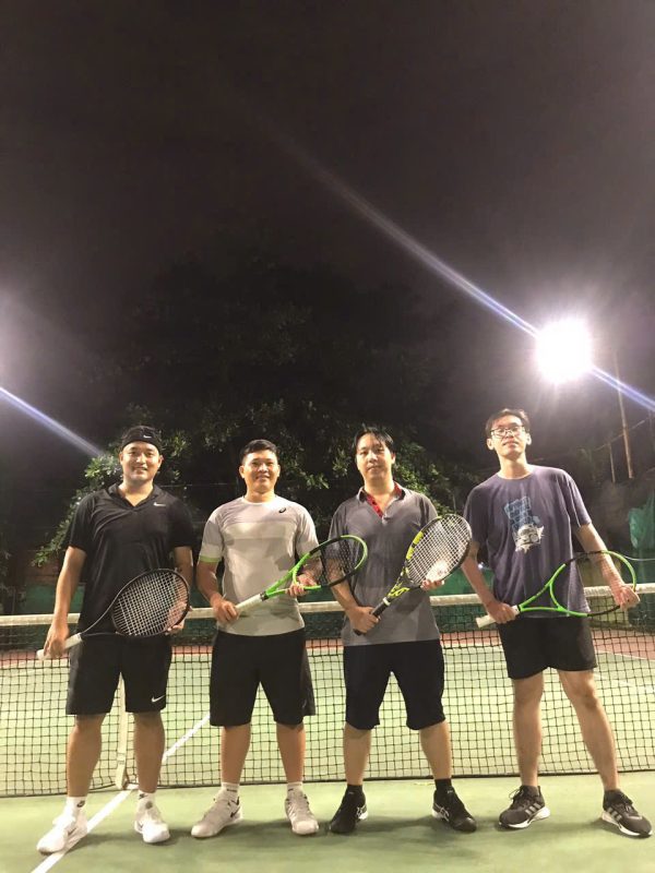 Khóa học đánh tennis